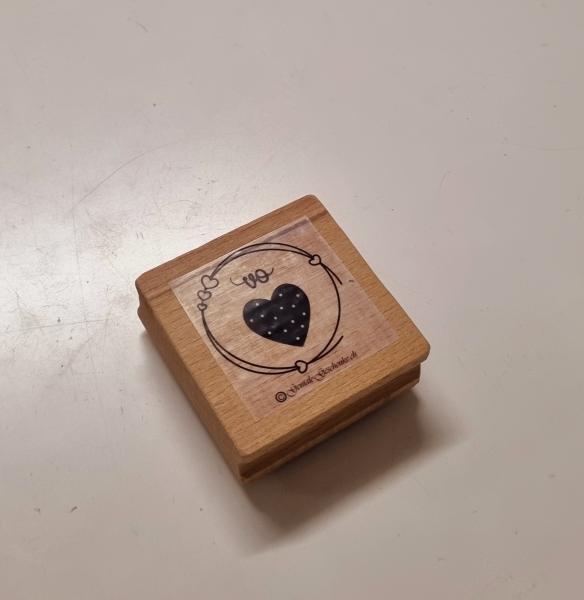 Holzstempel vo Härze mit Punktherz mit Rahmen